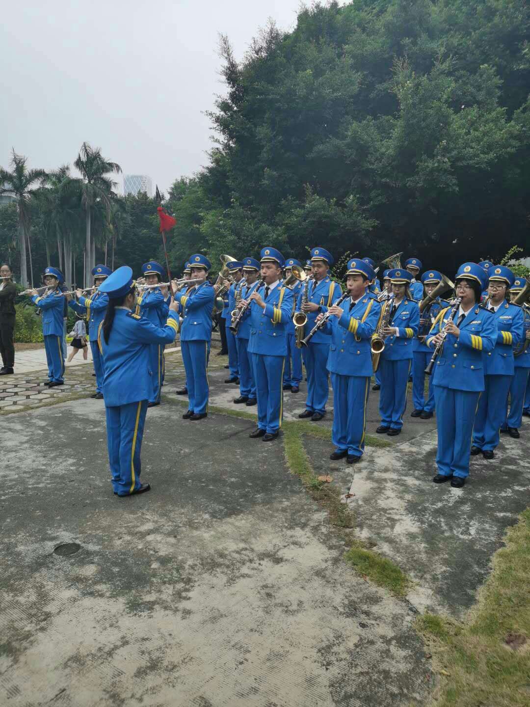 升旗仪式2.jpg 升旗仪式2.jpg