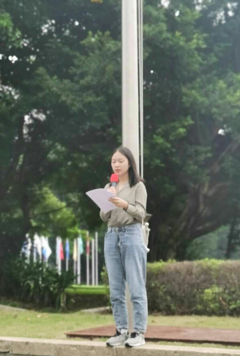 升旗仪式5.jpg 升旗仪式5.jpg
